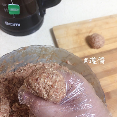 豬肉丸子的做法及配方,豬肉丸子的做法及配方視頻