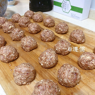 豬肉丸子的做法及配方,豬肉丸子的做法及配方視頻