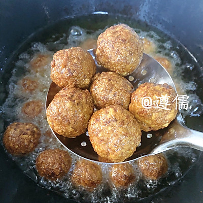 豬肉丸子的做法及配方,豬肉丸子的做法及配方視頻