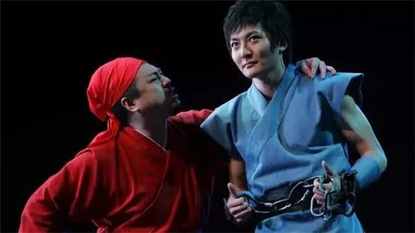 独家采访郭景飞：“两个世界”