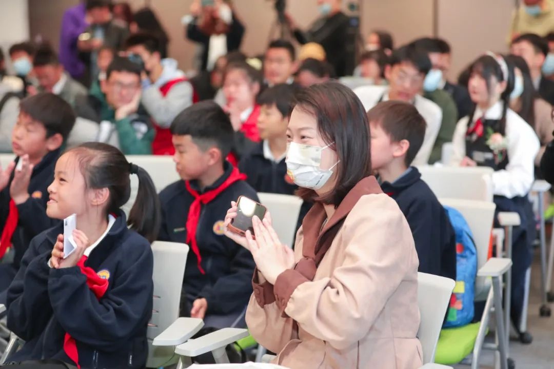 这些00后“校园企业家”，创业可是来真的