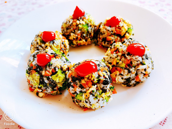 单位要进行幼儿辅食评比,做了这个多彩海苔碎饭团,既好看又富含多种