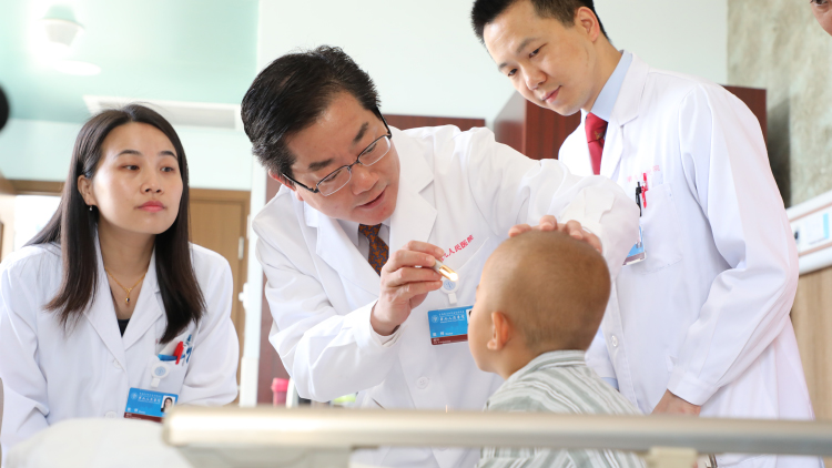 上海交通大学医学院范先群：保生命、保眼睛、保视力