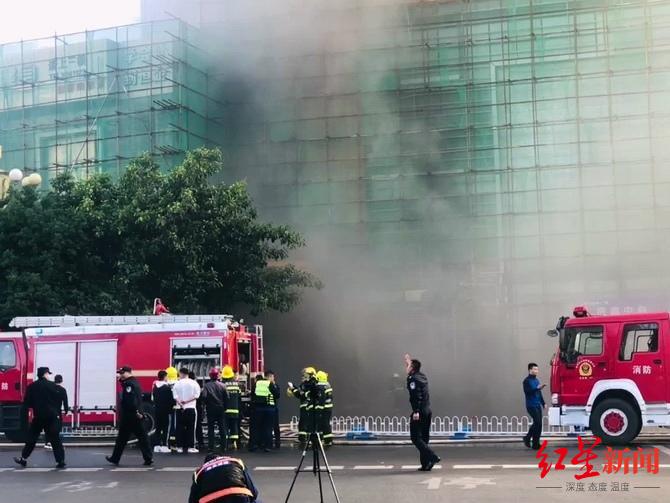 “西昌一商業大樓發生火災”后續：建筑正在升級裝修，疑為電路故障起火