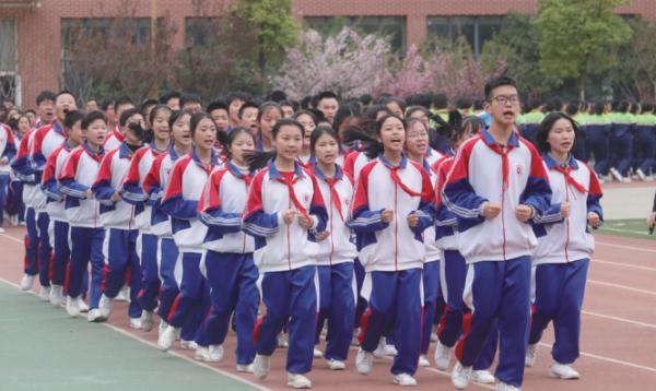 南通市崇川初級中學(xué)構(gòu)建適應(yīng)“雙減”的校園(圖1) 南通市崇川初級中學(xué)構(gòu)建適應(yīng)“雙減”的校園(圖1)