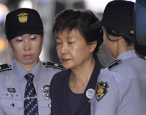 朴槿惠将出狱:坐牢比当总统时间长