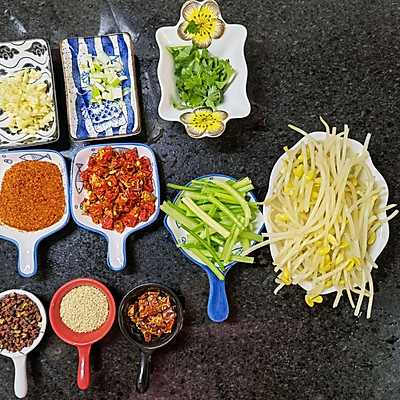 正宗水煮肉片的做法,正宗水煮肉片的做法和步驟視頻