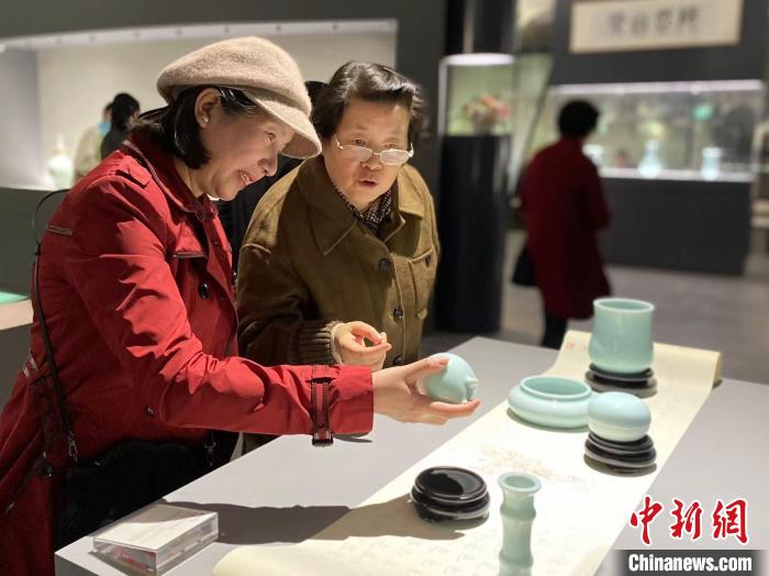 两代人坚守“青瓷梦”：呼唤传统文化回归