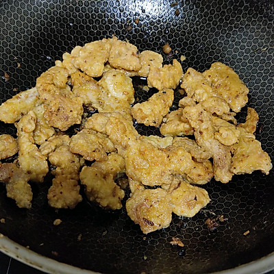 速看酥肉的做法（吃一次想十次的下饭菜炸酥肉）