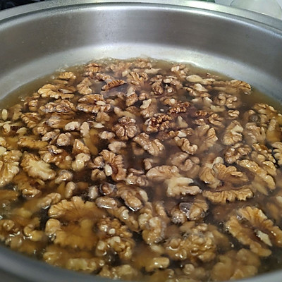 琥珀核桃仁的家常做法,琥珀核桃仁的家常做法步驟