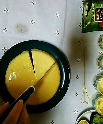 减脂早餐，简易版低脂芝士布丁，脆皮什锦沙拉，黑芝麻糊