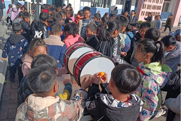 廬江縣希望小學:合肥市流動科技展(圖2) 廬江縣希望小學:合肥市流動科技展(圖2)