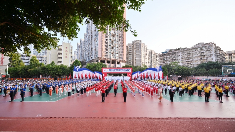 深圳市龙华中英文实验学校体育节玩出新花样(图2)