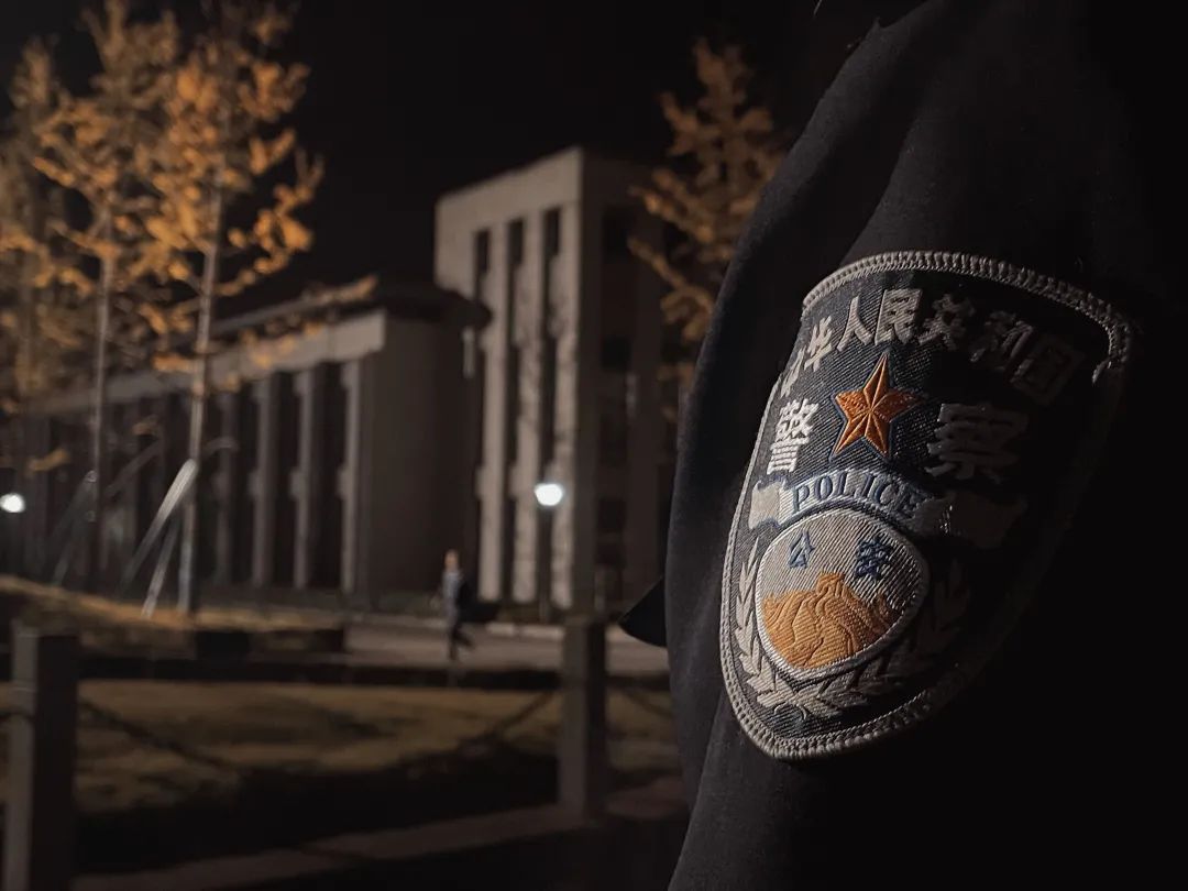 美哭了！临安这些校园深秋美景上线，谁是你眼中最美？