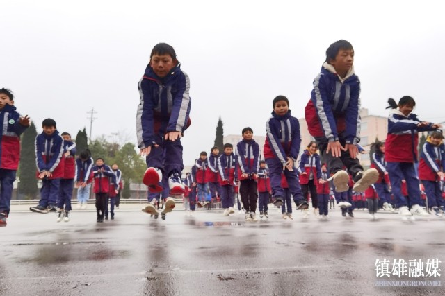 镇雄雨河初级中学举行秋季学期阳光运动会(图5)