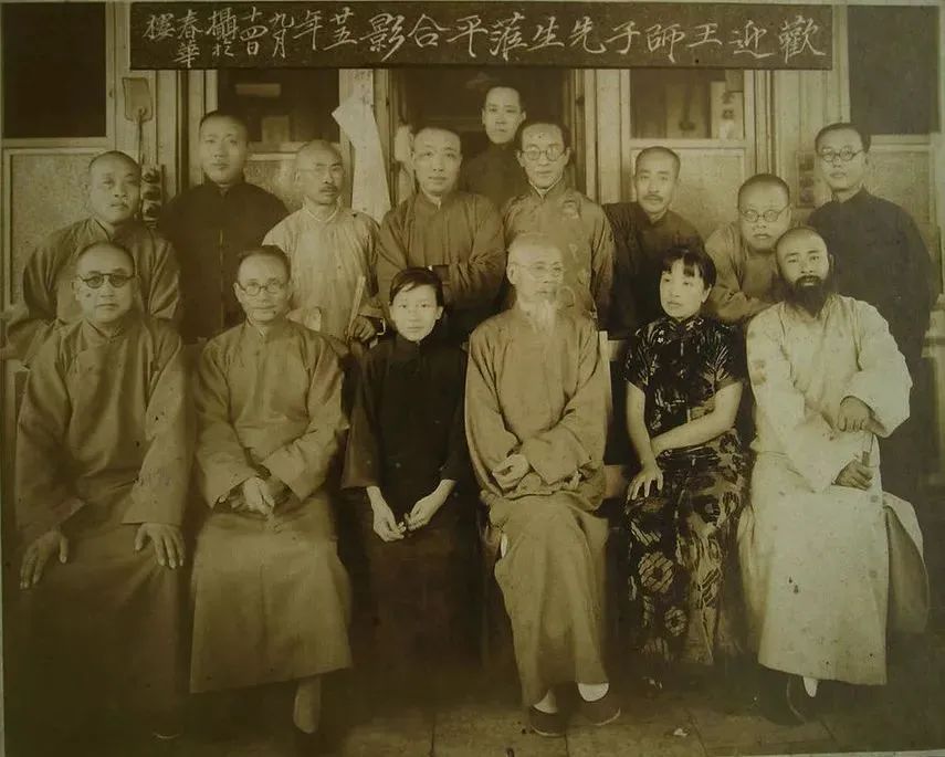 为何张大千无论走到哪里，都吃得开？