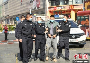 广西警方跨3省（区）追捕 抓获南宁步行街金铺特大盗窃案嫌疑人