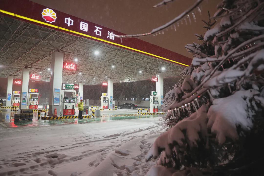 冬天加油，必须“加200”还是“加满”？