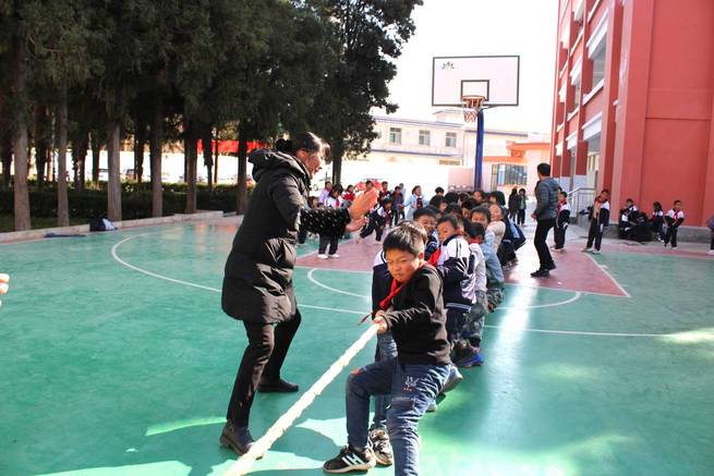 金钟街道石鼓小学举行冬季趣味运动会(图2)