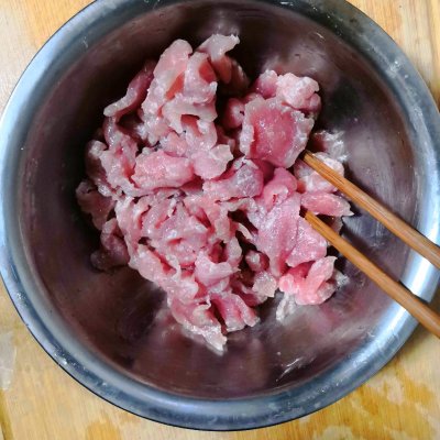 水煮肉片怎么做(七步教你做巨下饭的水煮肉片)