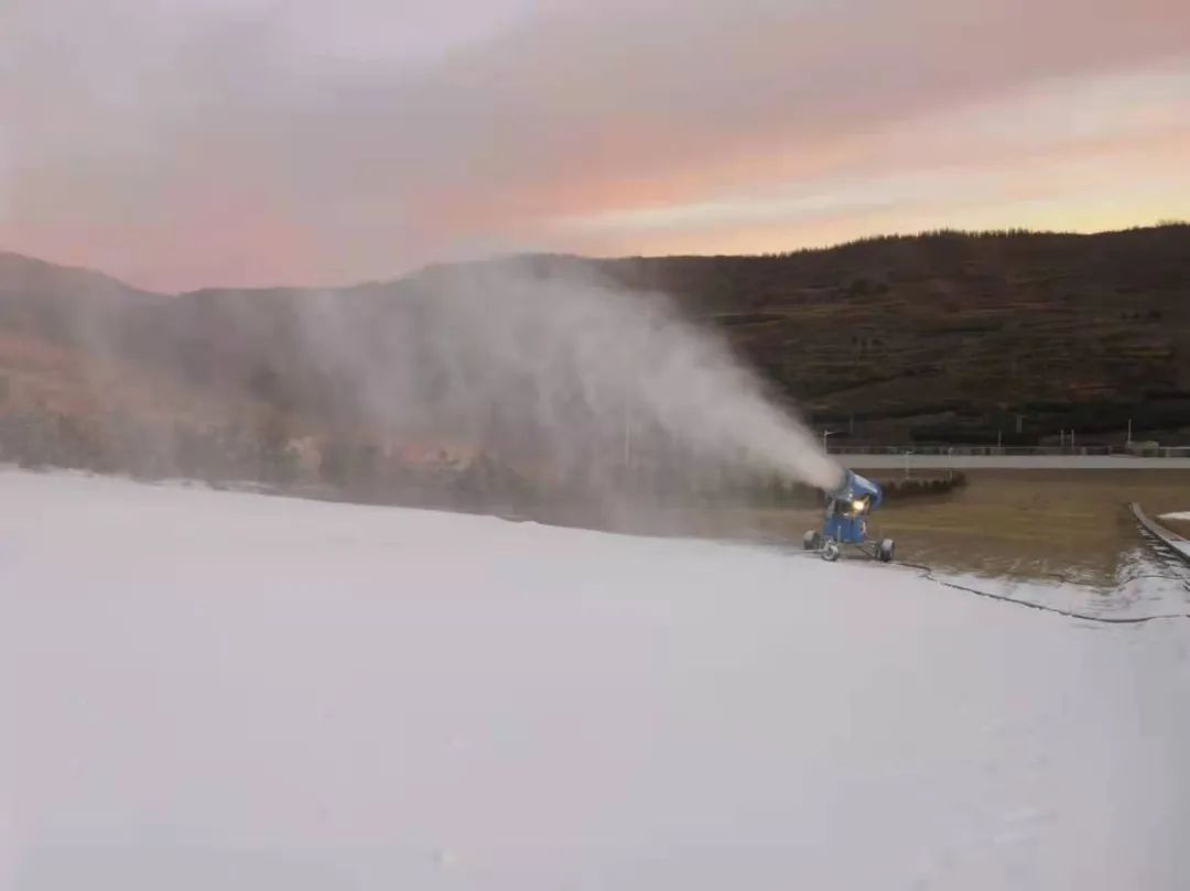 造雪机已经开启，六盘山欢乐冰雪季即将开启！