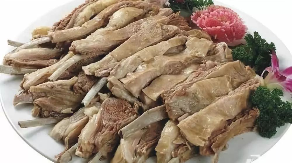 造雪机已经开启，六盘山欢乐冰雪季即将开启！