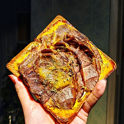 三分鐘做好超快手～手握蛋醬牛肉披薩，做飯?zhí)唵? inline=