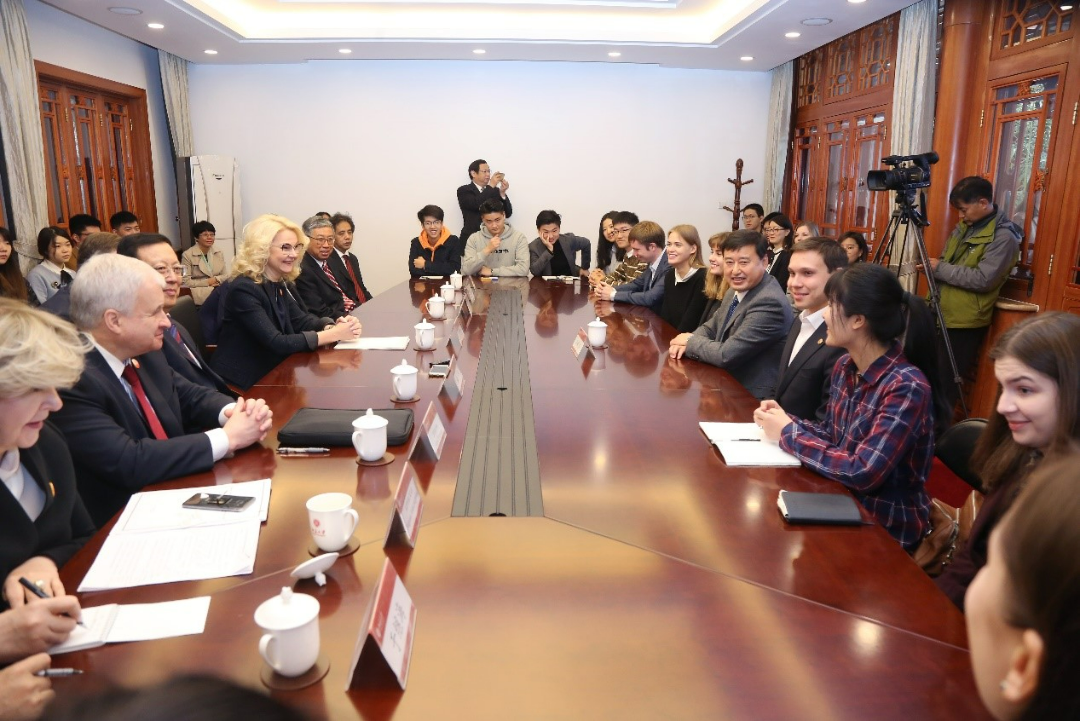 Здравствуйте，北大的老朋友！