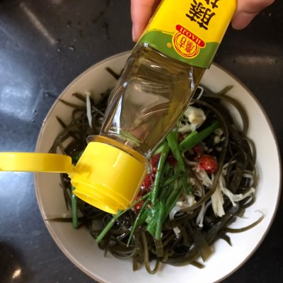 涼拌海帶,涼拌海帶絲怎么做好吃又簡單