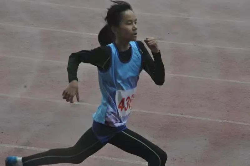 太快了吧！杭州11岁女学霸被喊“闪电侠”，全校男生都逃不掉她