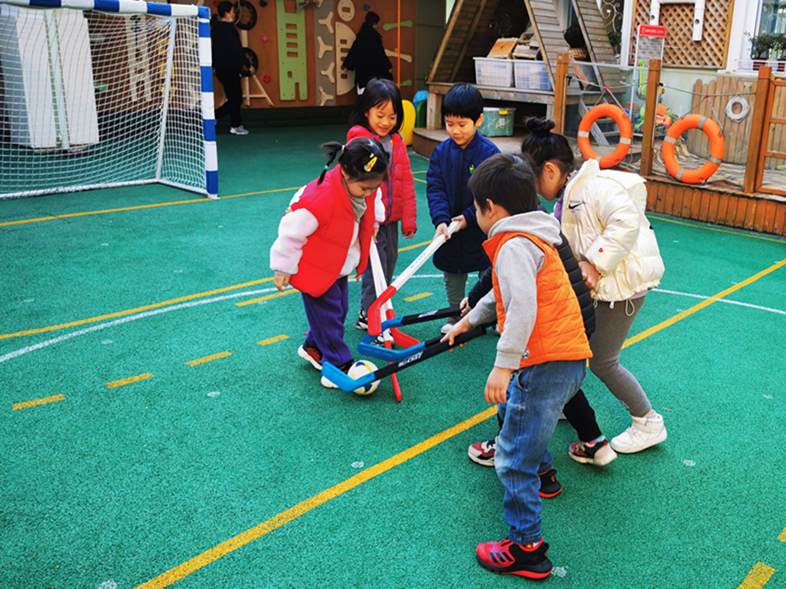 幼儿园奥运会多久了(迎接冬奥会，上海这所幼儿园办了一场特别暖的活动)