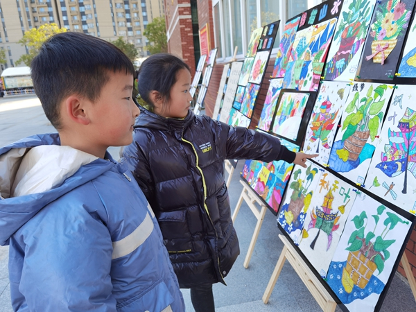 庐江县晨光小学举行书法、美术作品展(图7)