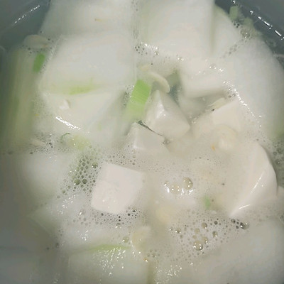 冬瓜豆腐汤怎么做（下饭神器冬瓜豆腐汤的做法）