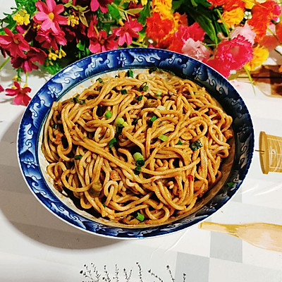 热干面是哪里的小吃美食，介绍家乡正宗美食热干面做法