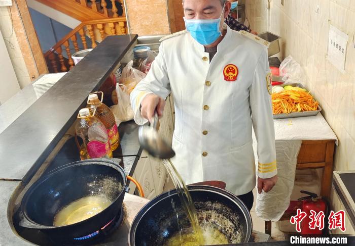 企图新疆烹饪大师抓饭的做法