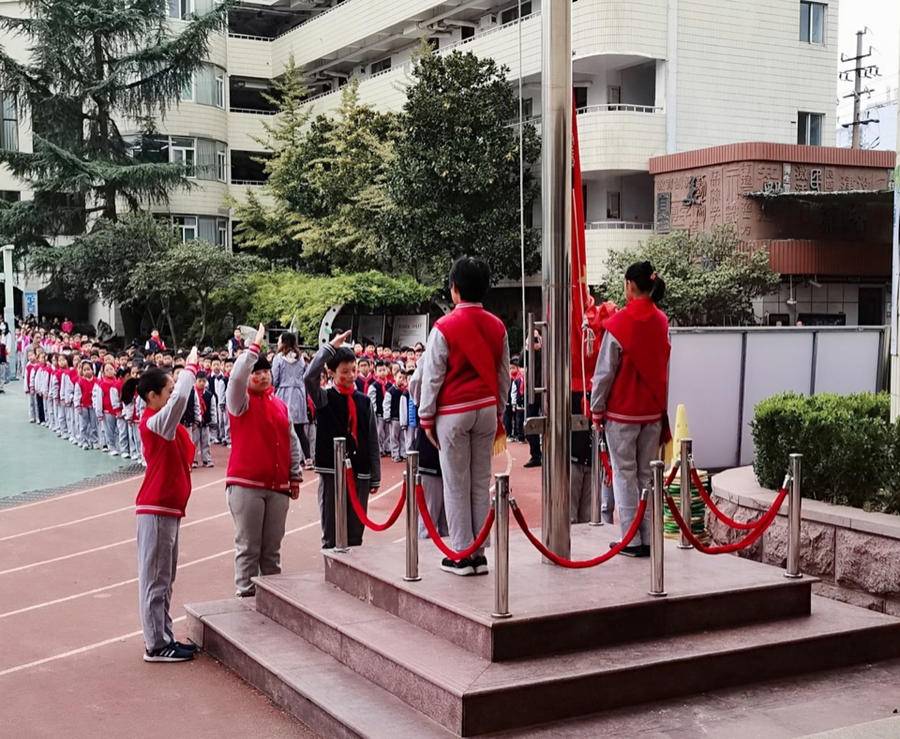 济南市经五路小学举行主题升旗仪式(图2)