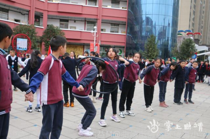 沾益區(qū)望海小學(xué)舉行第九屆體育節(jié)(圖4) 沾益區(qū)望海小學(xué)舉行第九屆體育節(jié)(圖4)