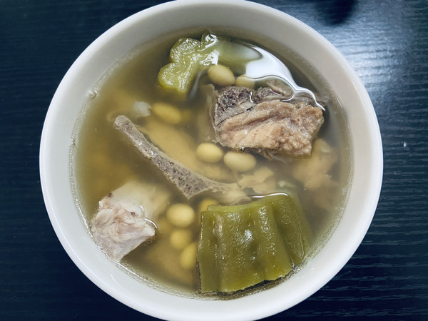 黃豆排骨湯的做法,海帶黃豆排骨湯的做法