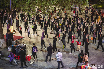 跳广场舞扰民拒不改正者或将被罚1000元