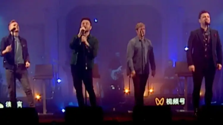 Westlife唱《平凡之路》，全程中文！网友：大家的青春团建