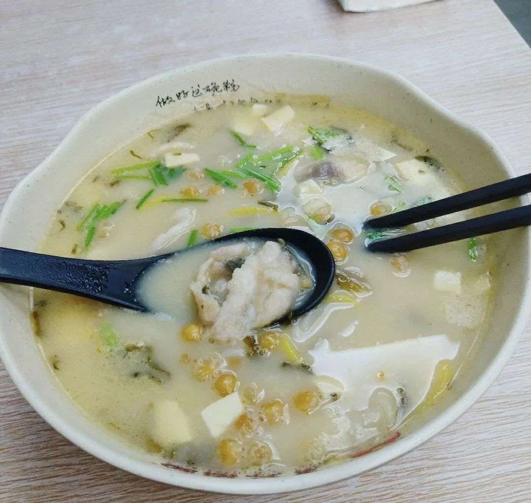 昔日的“街霸”風(fēng)光不再，魚粉店正在消失？