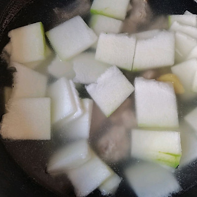 冬瓜排骨汤的做法（冬瓜排骨汤能吃下三碗饭的神奇美食）