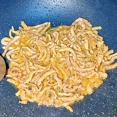 芹菜牛肉怎么炒好吃（经典菜芹菜炒牛肉你一定不要错过）