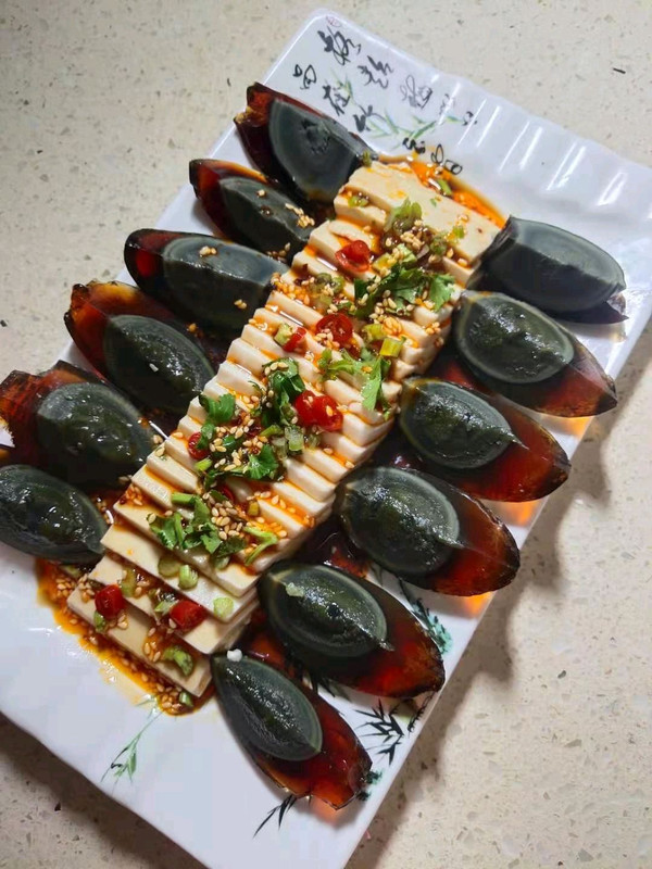 松花蛋豆腐,松花蛋豆腐的做法涼拌