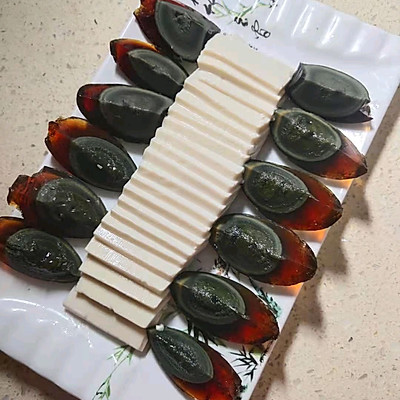 松花蛋豆腐,松花蛋豆腐的做法涼拌