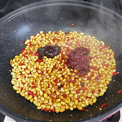 黄豆酱怎么做好吃（好上手的自制黄豆酱不担心吃不上饭）