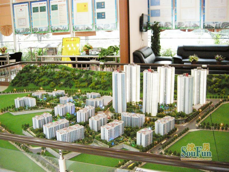 万州城市绿洲 VS 向往·滨河欣（郦）城，哪个更宜居？