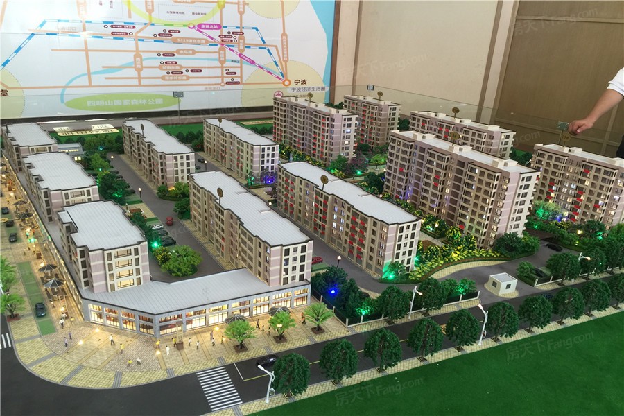 水韵江南 VS 金色黎明，哪个更宜居？