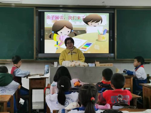 桃源縣文星小學(xué)開(kāi)展“家長(zhǎng)進(jìn)課堂”活動(dòng)(圖3) 桃源縣文星小學(xué)開(kāi)展“家長(zhǎng)進(jìn)課堂”活動(dòng)(圖3)