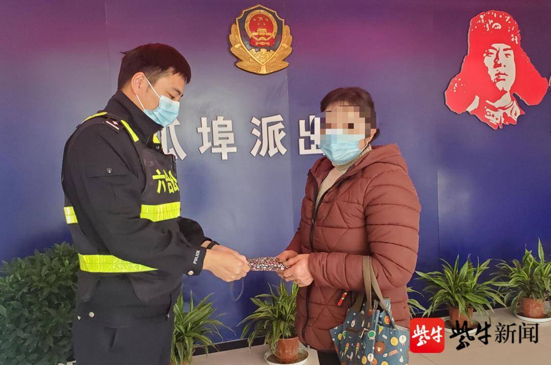 “三只手”在农贸市场伸贼手，监控拍下全过程